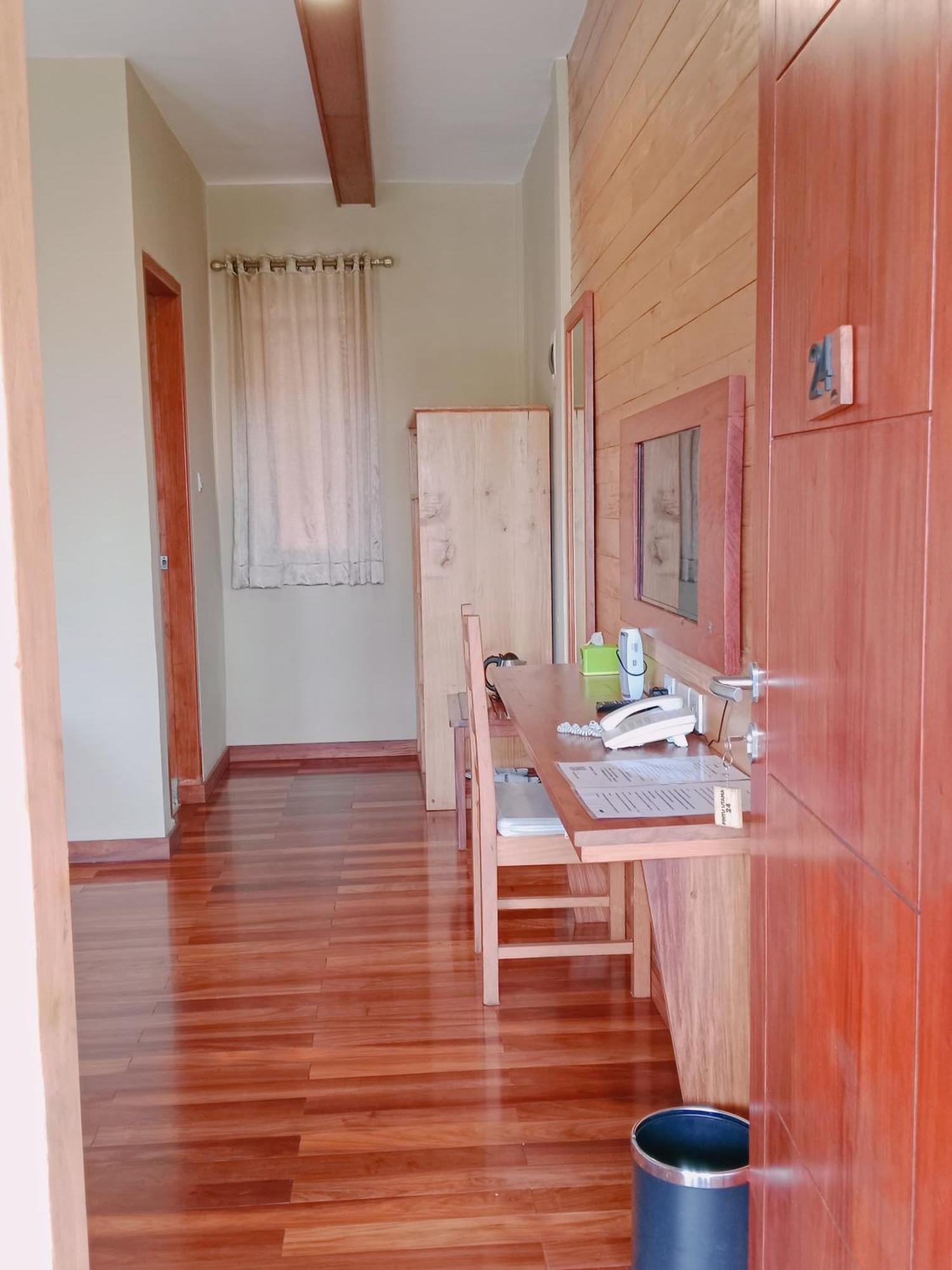 Spring Hill Hotel Ruteng Exterior photo
